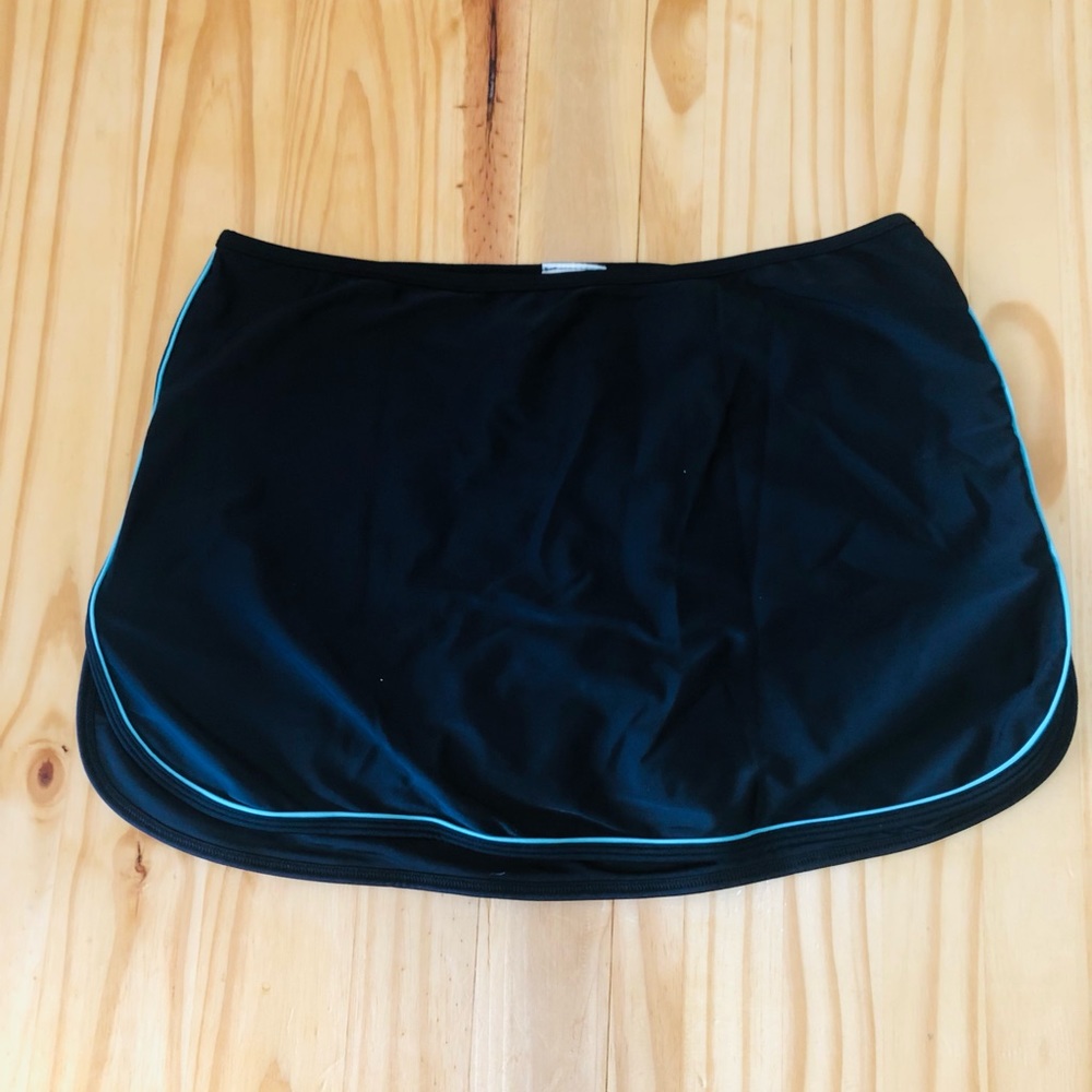 Hydro Chic UV Activewear Skirt Shorts Women s Sz M Black Swimwear Outdoor